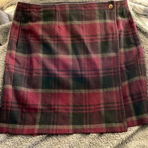 Wool rich skirt